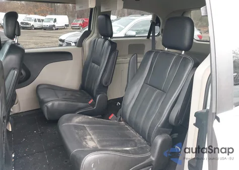 2015 Chrysler Town & Country Lx from USA, damaged, VIN 2C4RC1AG3FR665313